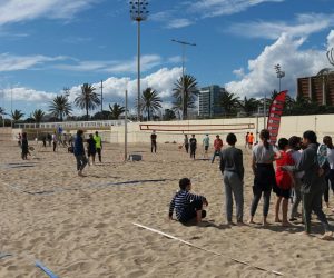 100 escolars de Barcelona han conegut el Tennis Platja